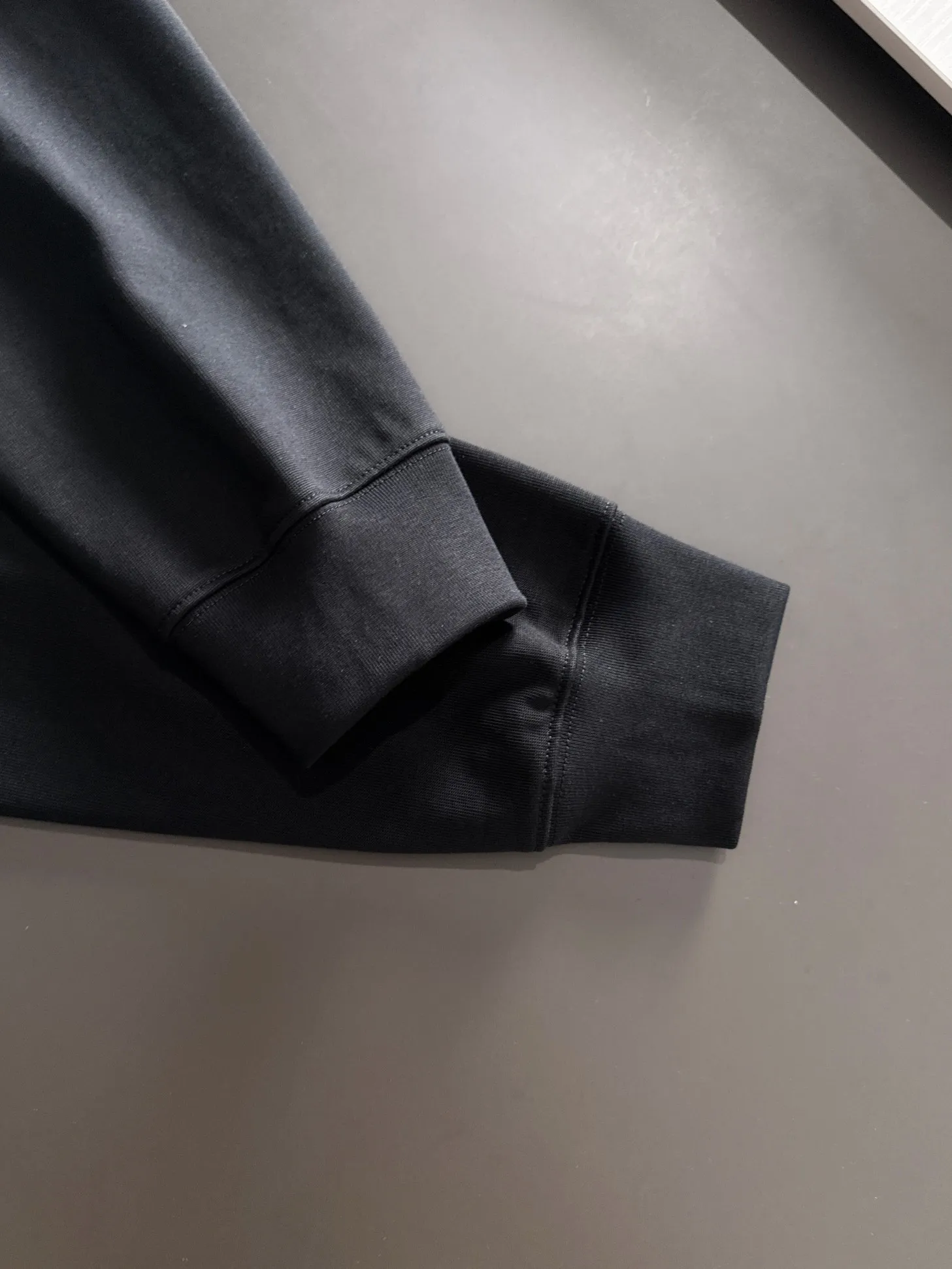 P270 Chrome Hearts* (exclusive quality in the market) hot style 2꯭0꯭2꯭5 autumn style long T new version Original ⌚️ high version Chrome Hearts The fabric is made of 380g high-density pure cotton custom fabric. It does not deform or shrink. The three-dimensional drape is amazing. Process introduction: The front and back panels are made of Behringer stacked show thousands of needle embroidery. Color: black SIZE: S-XXL